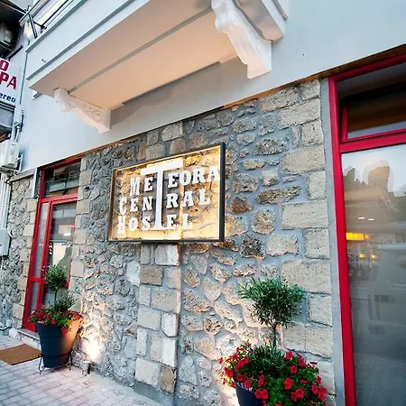 بيت شباب Meteora *