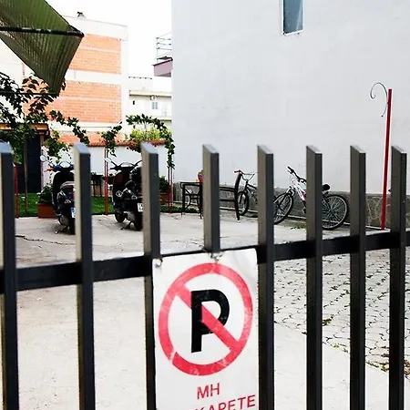 Meteora بيت شباب