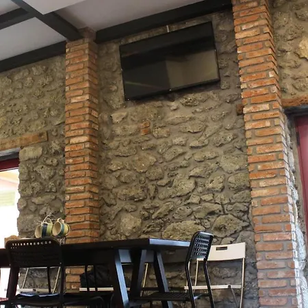 Meteora بيت شباب كالامباكا