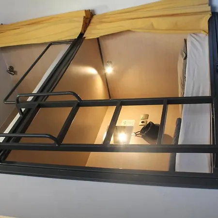 بيت شباب Meteora